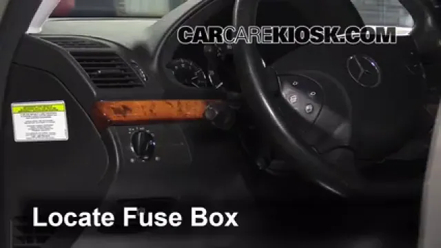 2006 Mercedes-Benz E500 5.0L V8 Fuse (Interior) Replace